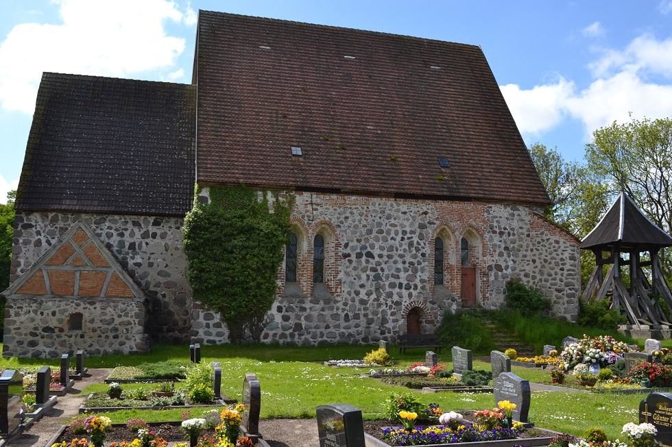 Kirche Thelkow (3)