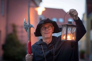 Öffentliche Nachtwächterführung durch das Abendliche Güstrow Öffentliche Nachtwächterführung durch das Abendliche Güstrow