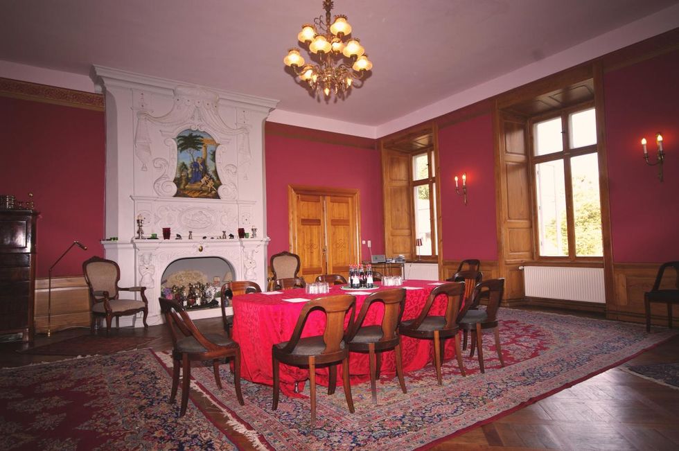 schloss-luehburg-roter-salon