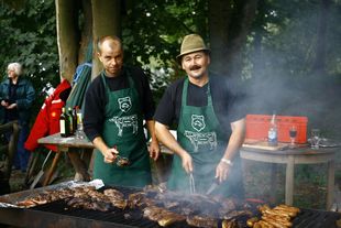 Zu Tisch bei Freunden: Asado auf Gut Dalwitz Zu Tisch bei Freunden: Asado auf Gut Dalwitz