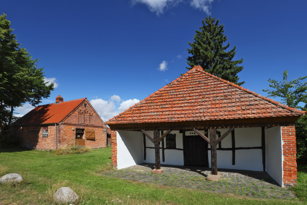 Alte Gutsschmiede und Gutsbackhaus Teschow