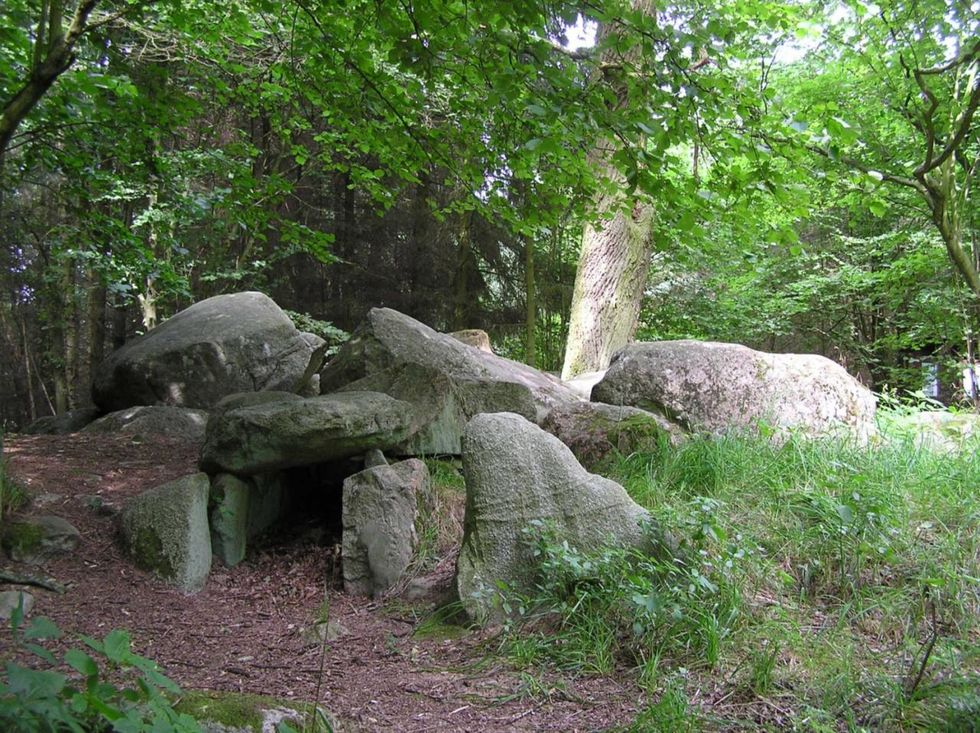 grosssteingraeber-lieper-burg