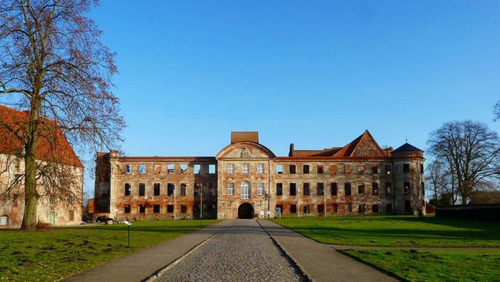 Front Kloster- und Schlossanlage Dargun