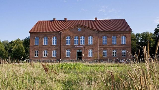 Kranich Museum & Hotel - Gutshaus Hessenburg